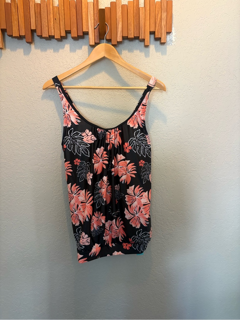 NWT Floral Print Black & Coral Tankini Top